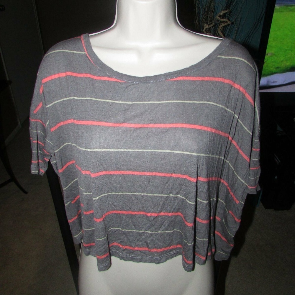 LINA GRAY MULTICOLORED STRIPED CROP TOP SIZE LARGE